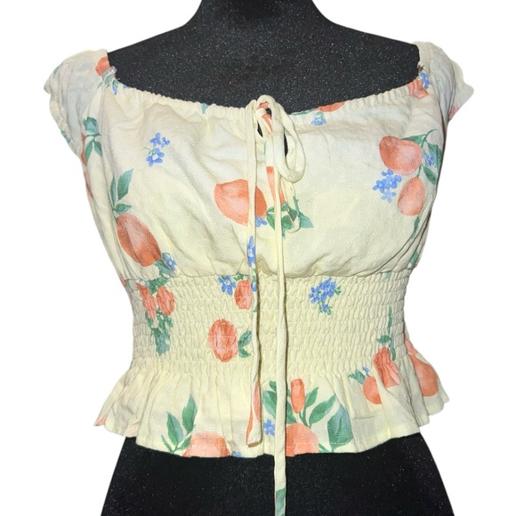 Sadie & Sage Tops - Sadie & Sage peaches crop top size small NWOT